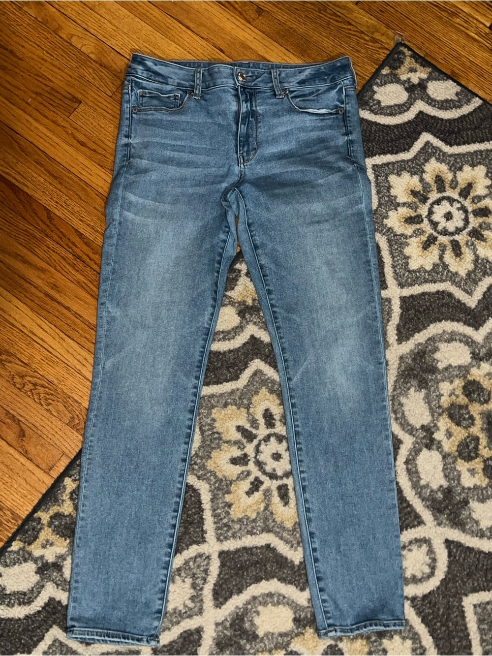 American Eagle Outfitters Light Blue Skinny Jeans